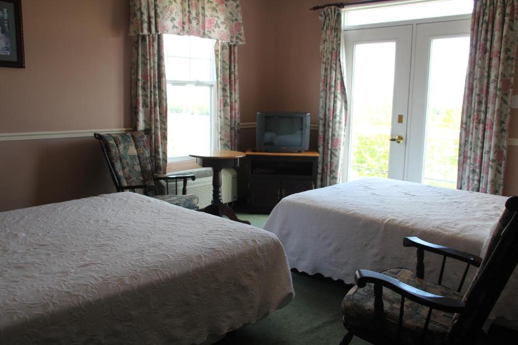 Lynwood Inn Baddeck Inlet Zimmer foto